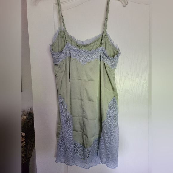 ⭐️FREE PEOPLE ARIES RISING MINI SLIP SIZE S - Picture 6 of 8